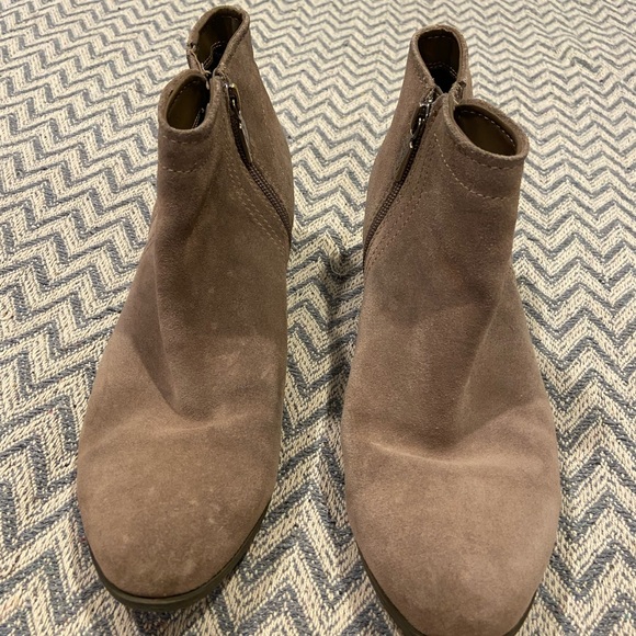 Blondo Waterproof Suede Ankle Booties – Taupe – Size 9.5M - Picture 2 of 9